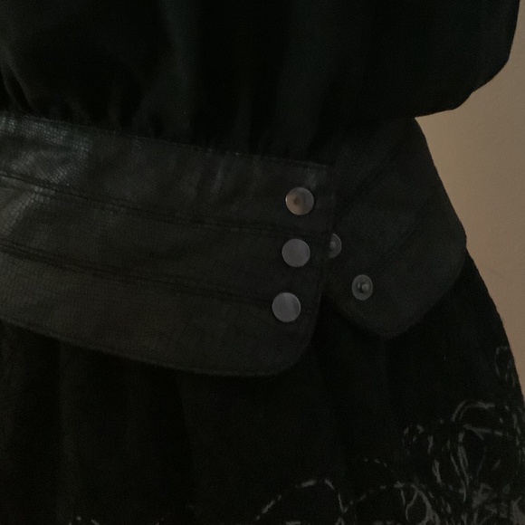 Black Blouse - Picture 6 of 8